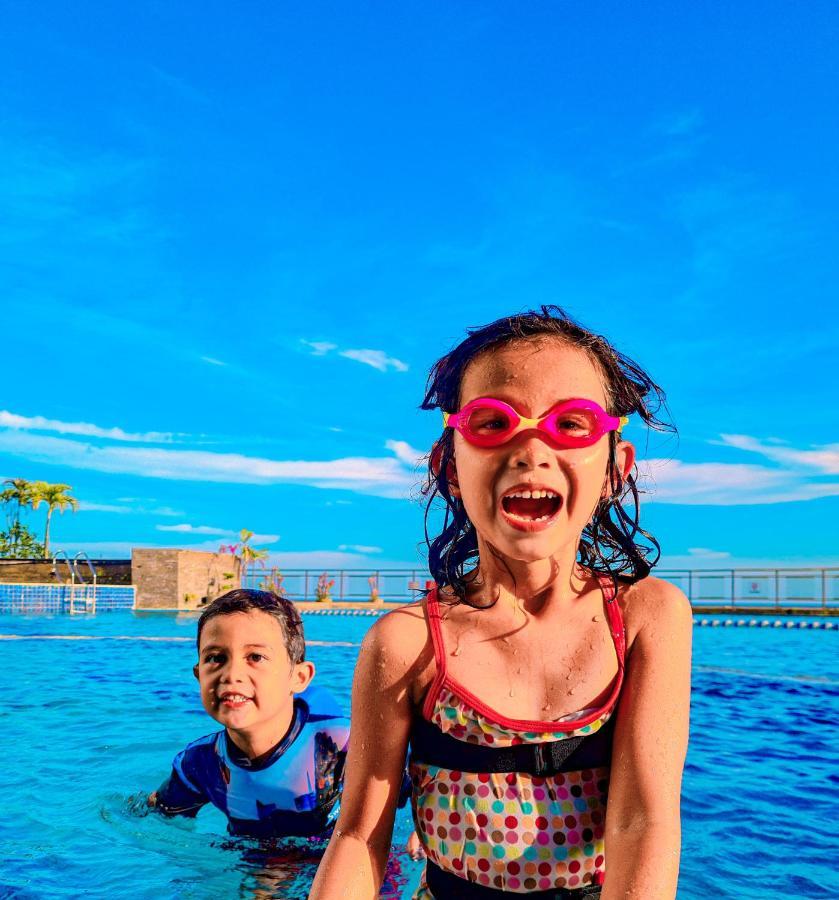Novotel Balikpapan Екстериор снимка