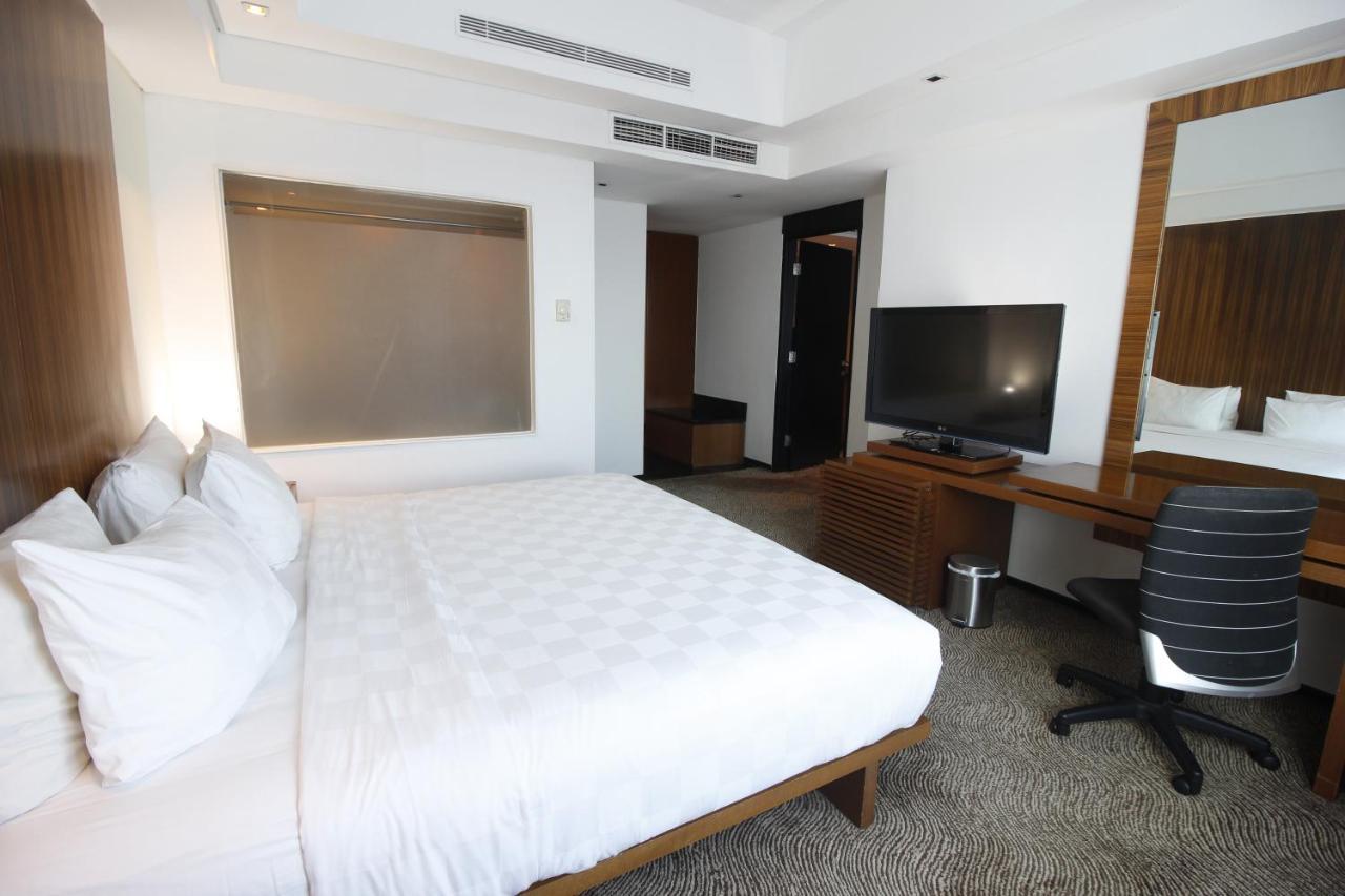 Novotel Balikpapan Екстериор снимка