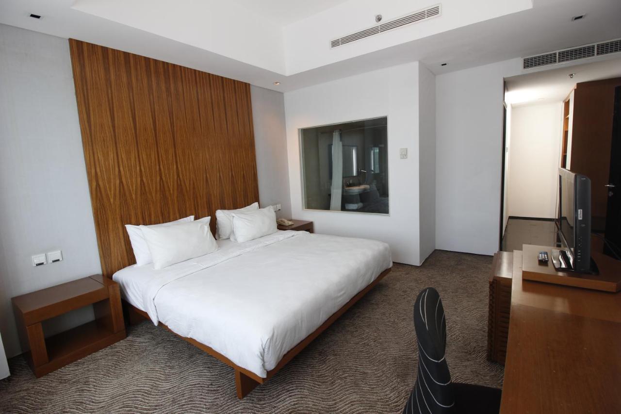 Novotel Balikpapan Екстериор снимка