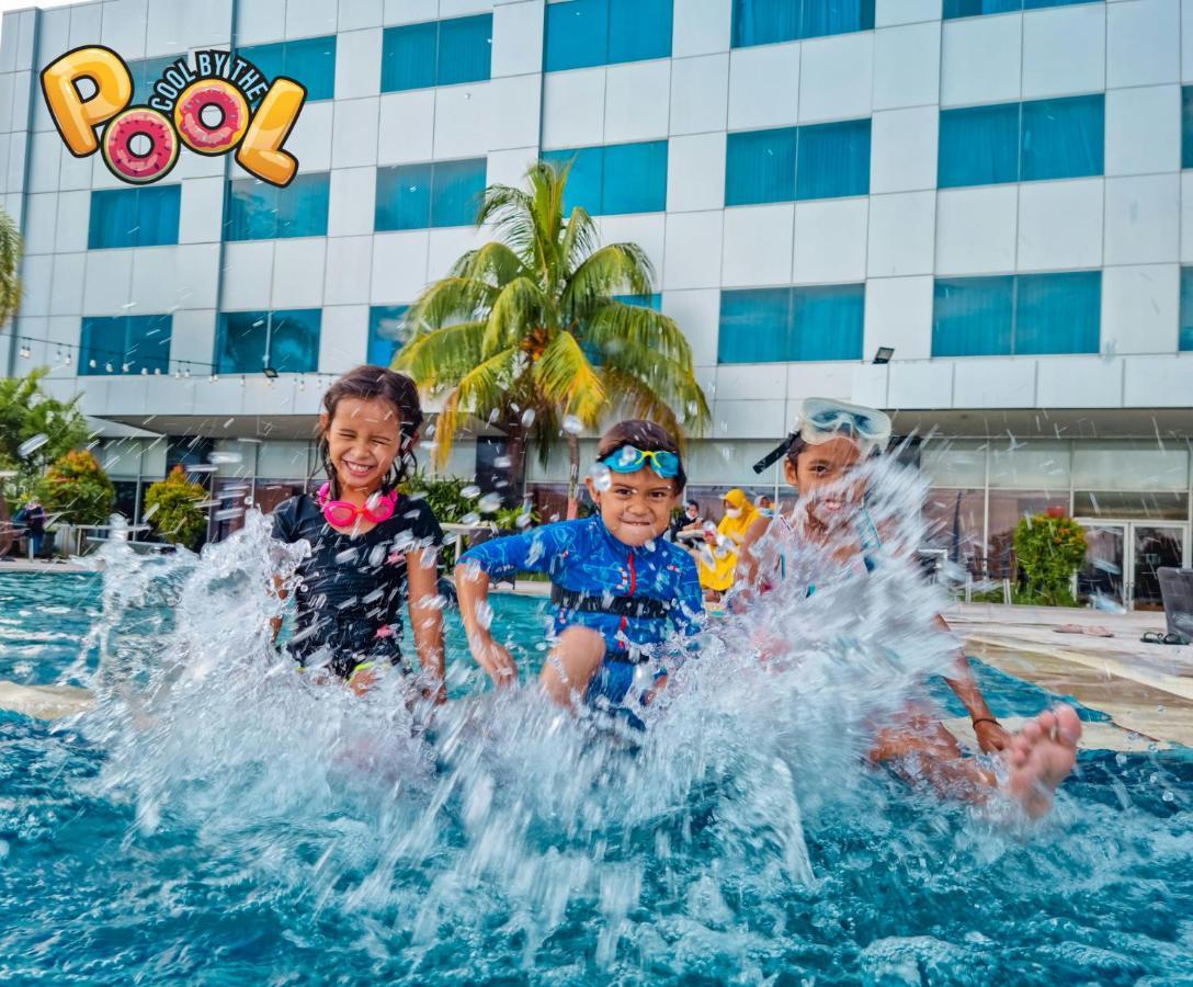 Novotel Balikpapan Екстериор снимка