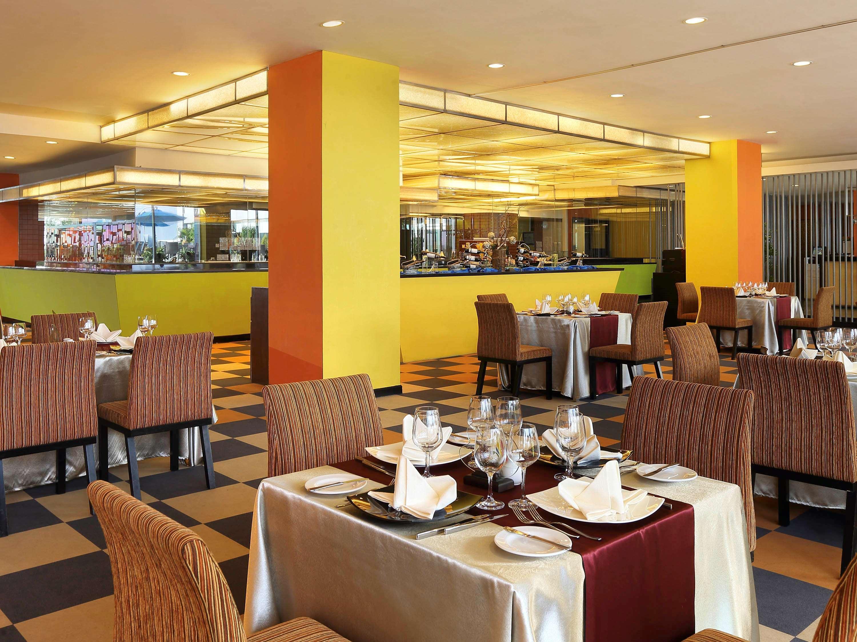 Novotel Balikpapan Екстериор снимка