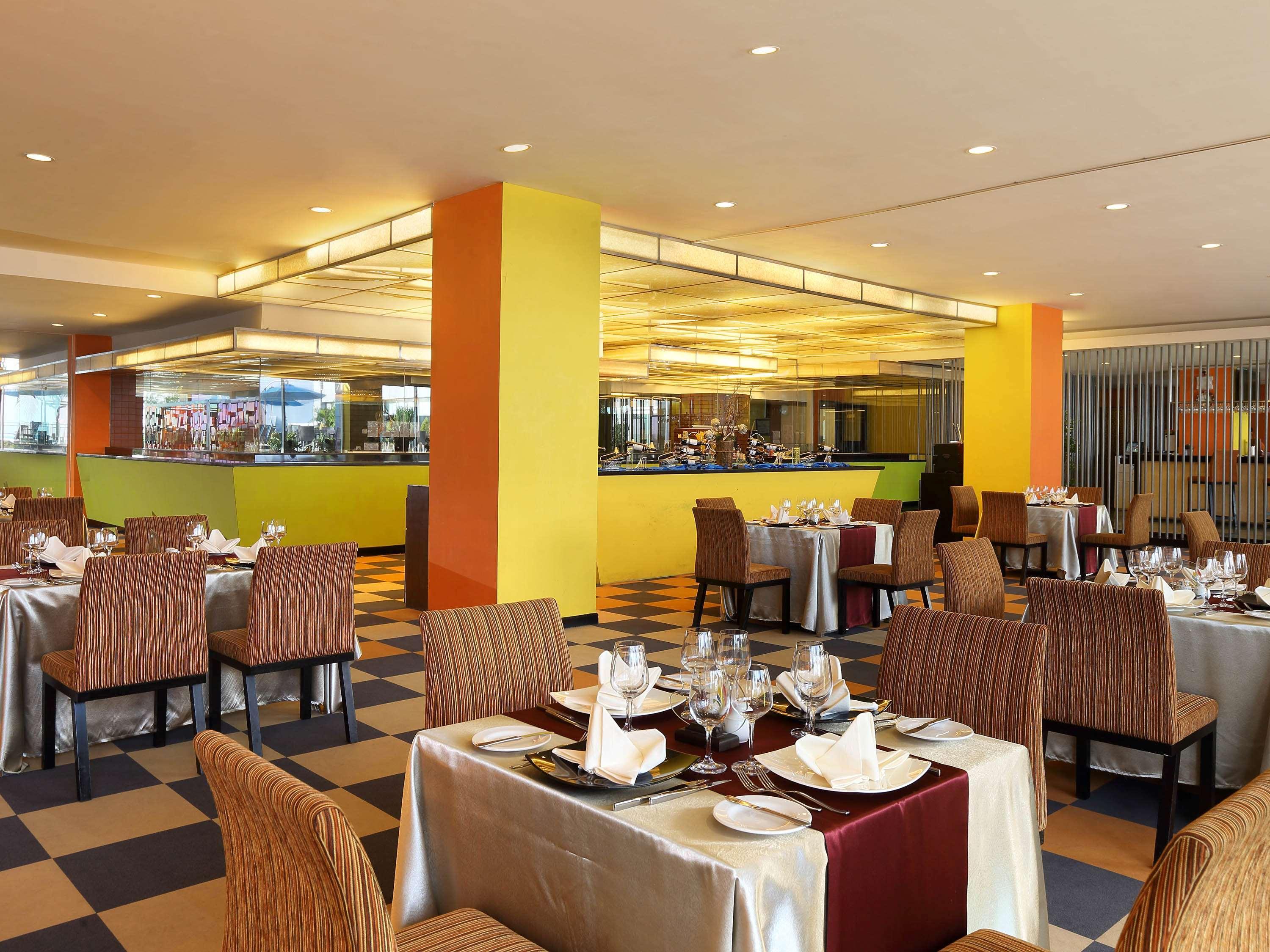 Novotel Balikpapan Екстериор снимка